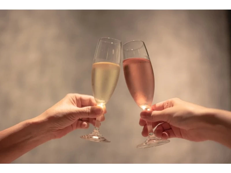 [Yokohama Minato Mirai] 12/24 only! Private Christmas cruise for two, fireworks viewing, and drinks including champagne includedの紹介画像