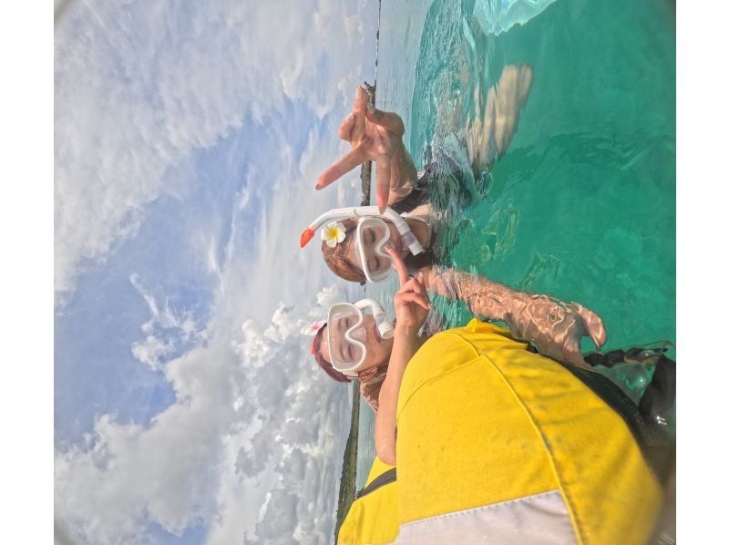 A hot topic on social media: SUNDOGS "Guided by former members of the Self-Defense Forces and former lifeguards! Highly safe and satisfying sea turtle snorkeling [100% encounter rate continues]"の紹介画像