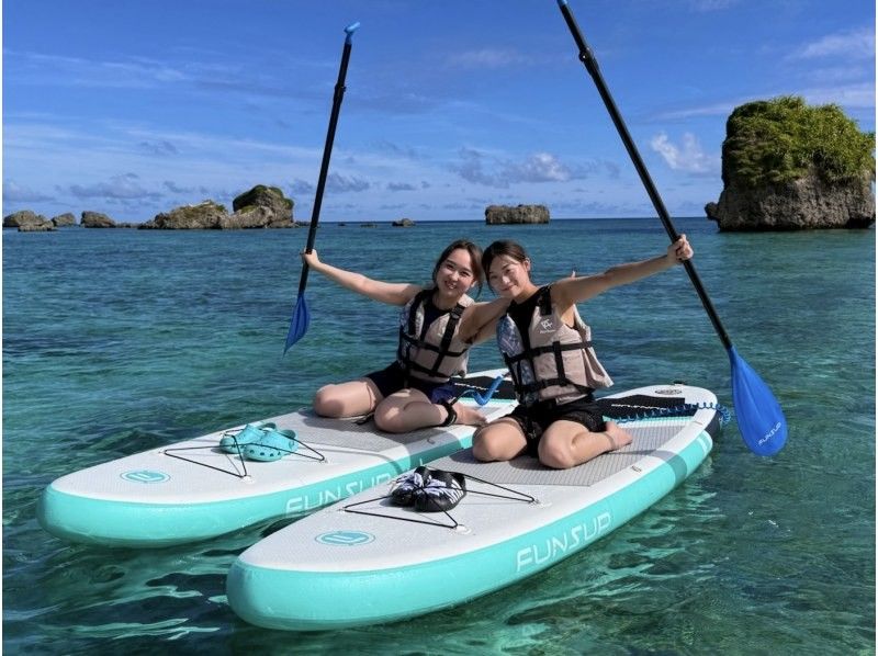 [มิยาโกจิมะ] ทัวร์ SUP สุดมันส์สำหรับมือใหม่และสาวๆ! สัมผัสประสบการณ์สุดเร้าใจในน้ำทะเลสีฟ้าใสของมิยาโกจิมะ พร้อมภาพถ่ายลงอินสตาแกรมの紹介画像