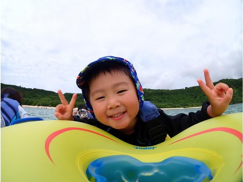 宮古島/送迎可能【1組限定/1歳〜】ウミガメと過ごす特別な2時間！完全貸切でプライベートシュノーケリング！写真データ増量！・お子様大歓迎！の紹介画像