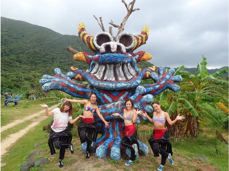 [Ishigaki Island] Snorkeling, SUP, Kayaking - A one-day special collaboration tour of the island's famous spots, Kabira Bay, Blue Cave, Healing Falls, Yaima Village, Jungle, and Mangroves!の紹介画像