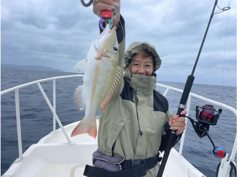 [Ishigaki Island, fully-private charter] Beginners and first-timers welcome! Half-day lure fishing on a boat! (Empty-handed, photo gift)の紹介画像