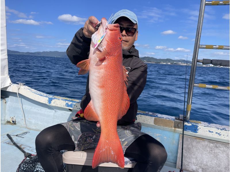 [Ishigaki Island, fully-private charter] Beginners and first-timers welcome! Half-day lure fishing on a boat! (Empty-handed, photo gift)の紹介画像