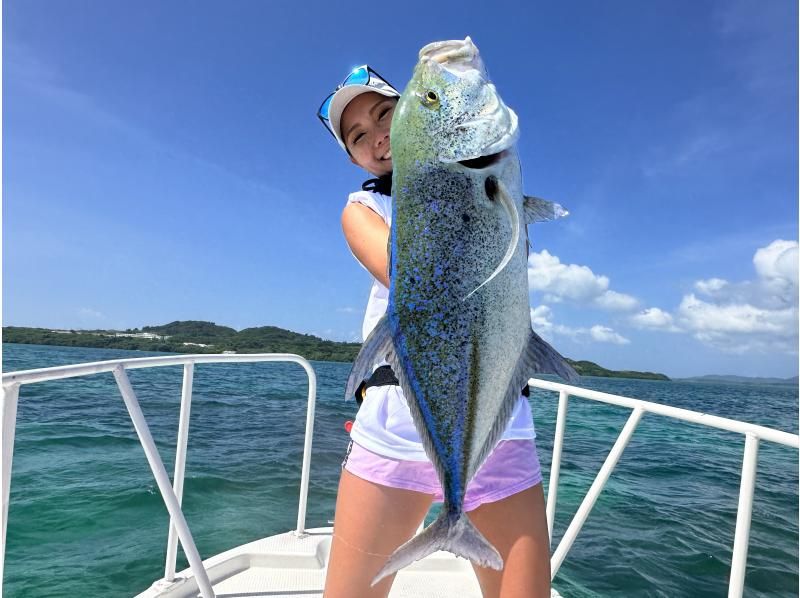 【이시가키 섬 &middot; 완전 전세】 거물을 노릴 수있다! 배로 가는 하루 루어 낚시! ! (빈손 OK, 사진 선물)の紹介画像
