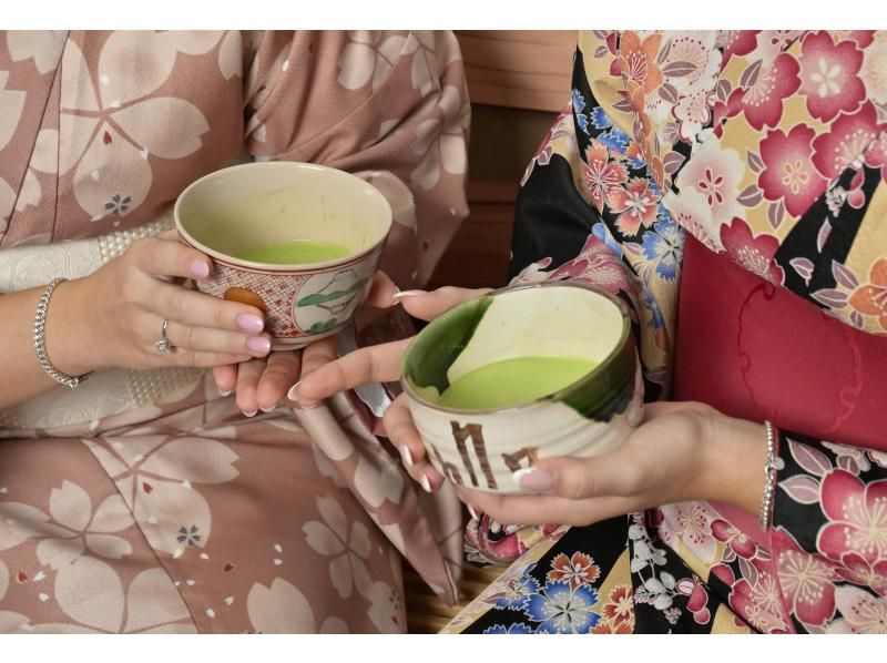 [Tokyo, Asakusa] Kimono dressing and matcha tea experience. Conveniently located just a 4-minute walk from Asakusa Station and a 2-minute walk from Kaminarimon! Come empty-handed.の紹介画像