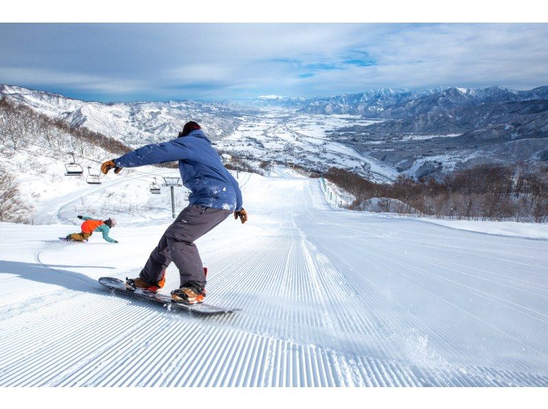 [新潟/石內] 乘坐上越新幹線從東京出發的滑雪和單板滑雪一日遊計劃〜包含前往石內丸山滑雪場的纜車票的絕佳計劃！の紹介画像