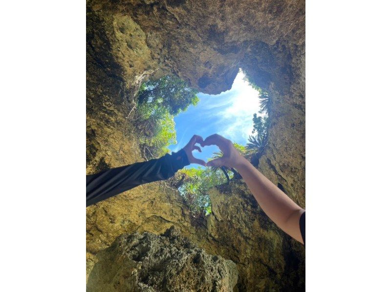 [Okinawa, Kouri Island] A safe, private experience for each group! Guided tour to the secret cave of Heart in the Sky の紹介画像