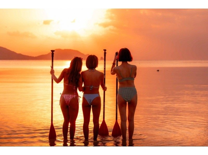 ★Student discount★【Amazing view! Sunset SUP!】A once in a lifetime happy time★Family discount★Available on the day【2 hours】Transportation, equipment, and photos are all free! ★の紹介画像