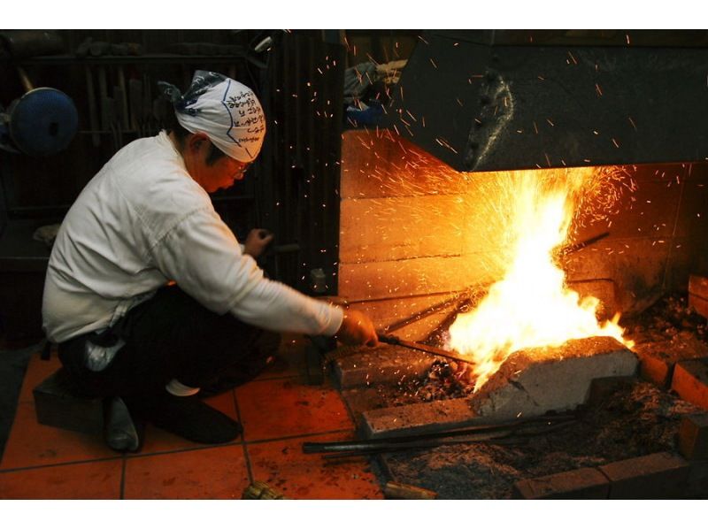 [Hyogo, Aioi] Experience making a small knife and observe the making of a Japanese sword (forging)の紹介画像