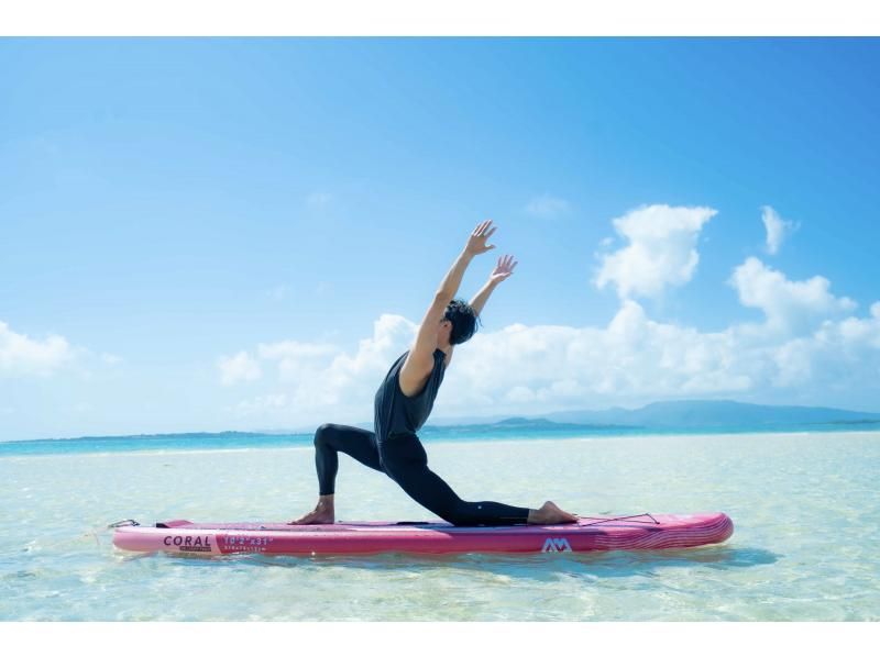 ANA誌掲載【海の新アクティブティ!?】究極の癒しが待つSUPヨガ☆初心者大歓迎☆石垣ブルーの海で浮かぶ至福の時間!特別なひとときを♪の紹介画像