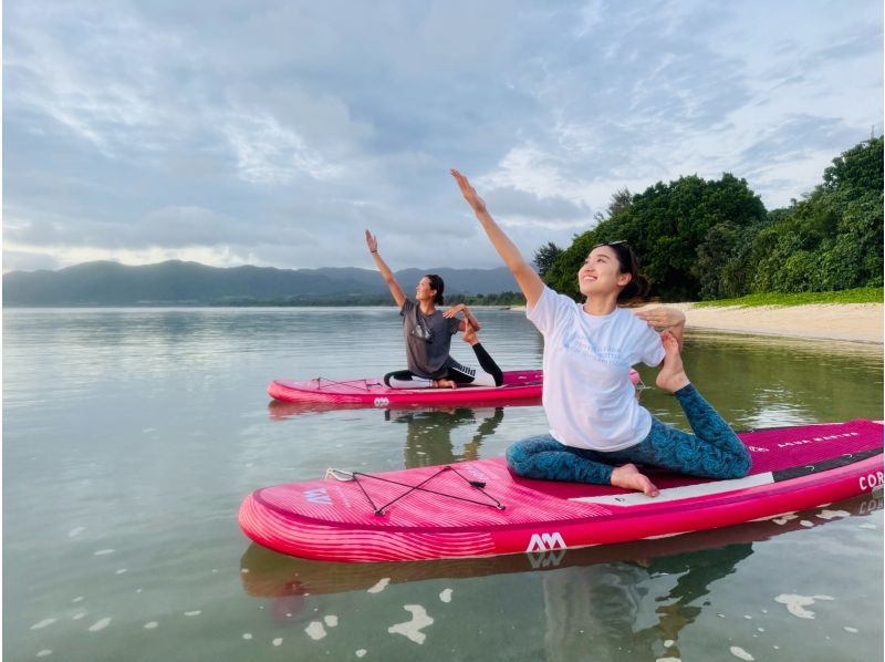 ANA誌掲載【海の新アクティブティ！？】究極の癒しが待つSUPヨガ☆初心者大歓迎☆石垣ブルーの海で浮かぶ至福の時間！特別なひとときを♪の紹介画像