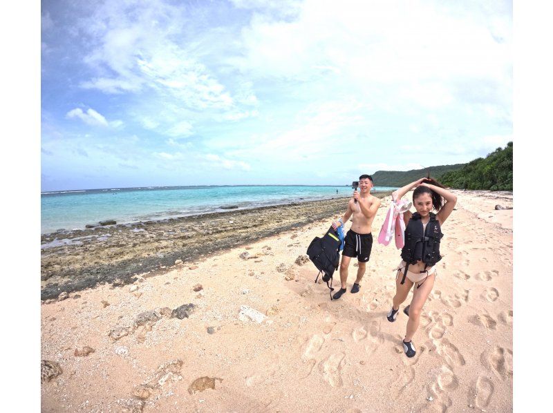 [Okinawa, Miyakojima] An impressive experience at two beaches ♪ Sea turtle, coral and fish snorkeling! A safe, secure, comfortable and luxurious plan at a store gathering place just 15 minutes walk from the city!の紹介画像