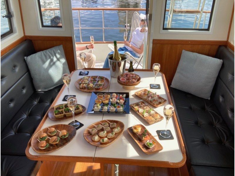 [Tokyo Daiba] 90-minute chartered cruise plan! A  Departing/arriving at Gururi Park