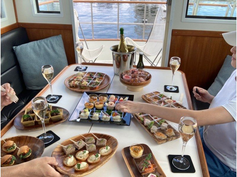 [Tokyo Daiba] 90-minute chartered cruise plan! A  Departing/arriving at Gururi Park