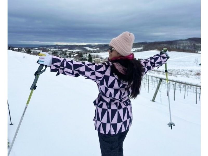 【北海道・余市】幻想的な雪景色と余市ワインを五感で堪能♪ ワイナリースノーハイク・余市産ワイン試飲&スノーウェアもレンタル無料！の紹介画像