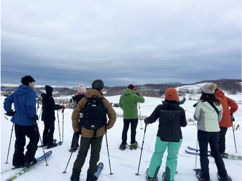 【北海道・余市】幻想的な雪景色と余市ワインを五感で堪能♪ ワイナリースノーハイク・余市産ワイン試飲&スノーウェアもレンタル無料！の紹介画像