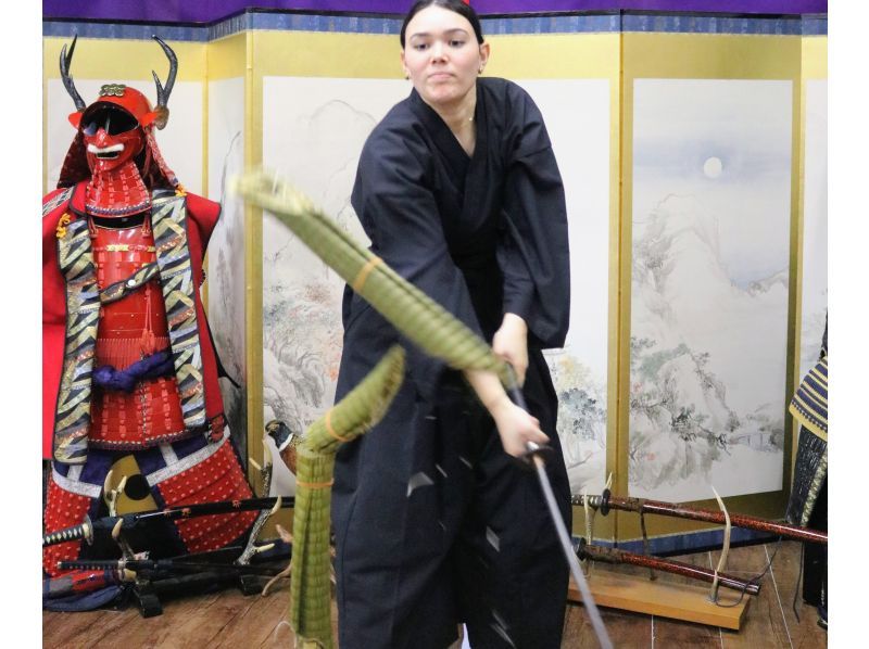 By OsakaCastle Trial Slashing with SamuraiSword Only Samurai Can Wieldの紹介画像