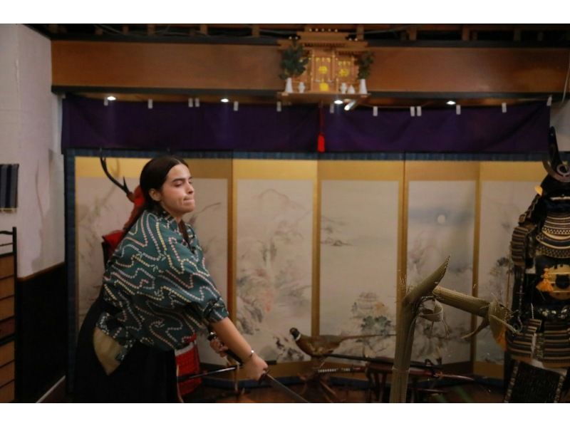 By OsakaCastle Trial Slashing with SamuraiSword Only Samurai Can Wieldの紹介画像
