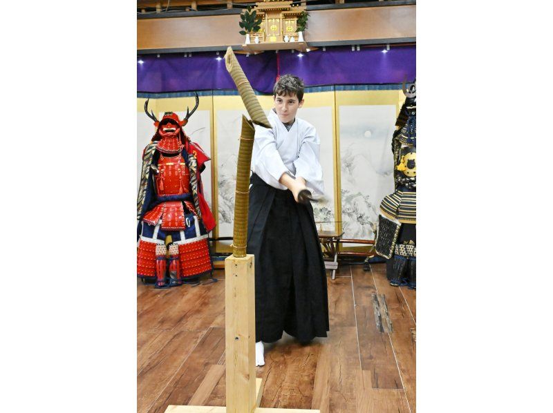 【OsakaCastle】 Experience the Samurai Sword Cutting Experienceの紹介画像