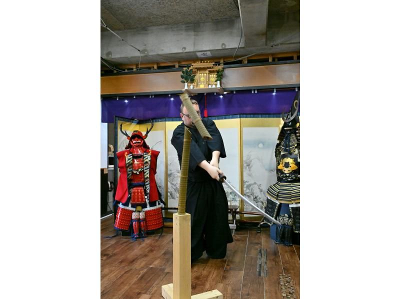 【OsakaCastle】 Experience the Samurai Sword Cutting Experienceの紹介画像