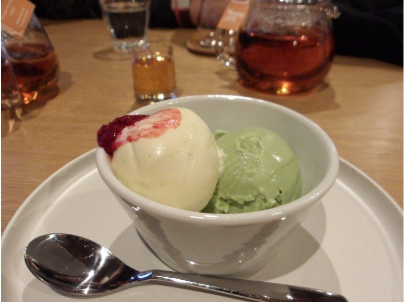 【東京・御岳】11/15（日）開催！紅葉のグラデーションが美しい渓谷ヨガ｜庭園＆古民家カフェの紹介画像