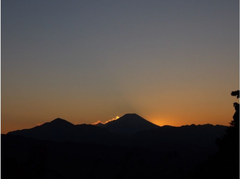 【東京・高尾山】12/20（日）開催！高尾山からダイヤモンド富士を見よう！ヨガ・気功で心身リフレッシュの紹介画像