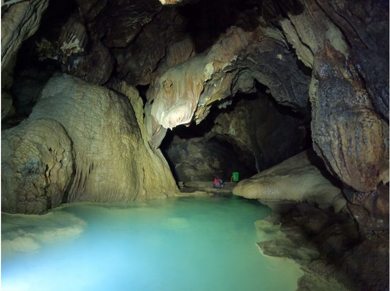 【岡山・新見】恐るべし深さの漆黒の地下水脈に飛び込み、泳ぐ！岡山ケイブスイミングの紹介画像