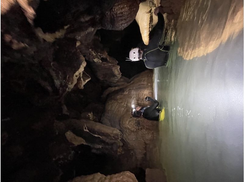 【岡山・新見】恐るべし深さの漆黒の地下水脈に飛び込み、泳ぐ！岡山ケイブスイミングの紹介画像