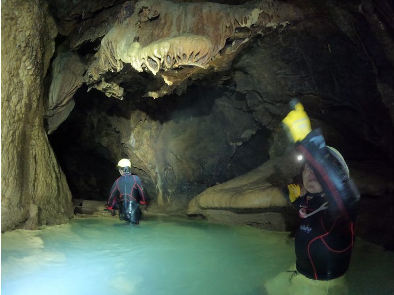 【岡山・新見】恐るべし深さの漆黒の地下水脈に飛び込み、泳ぐ！岡山ケイブスイミングの紹介画像