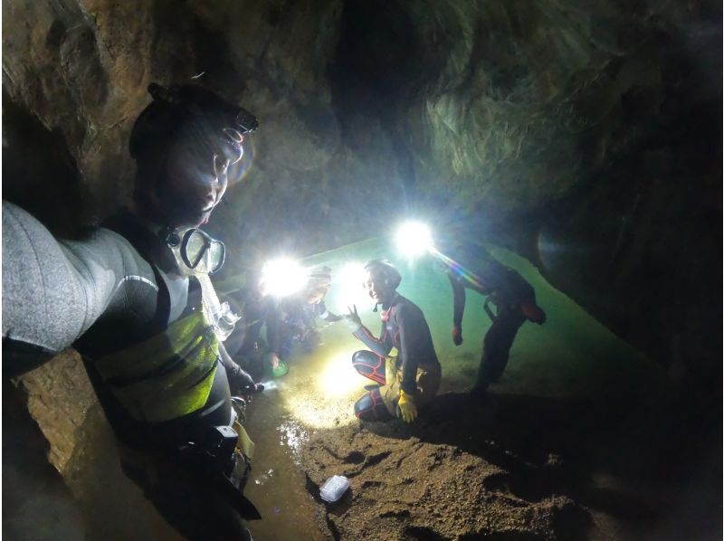 【岡山・新見】恐るべし深さの漆黒の地下水脈に飛び込み、泳ぐ！岡山ケイブスイミングの紹介画像