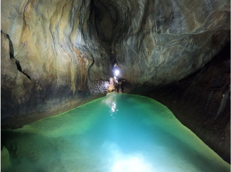 【岡山・新見】恐るべし深さの漆黒の地下水脈に飛び込み、泳ぐ！岡山ケイブスイミングの紹介画像