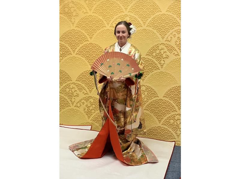 [Nara, Nara City] A special kimono experience provided by a long-established costume rental store founded 102 years ago ~A special plan to experience wearing the "Uchikake" that has been worn at important times in life~の紹介画像