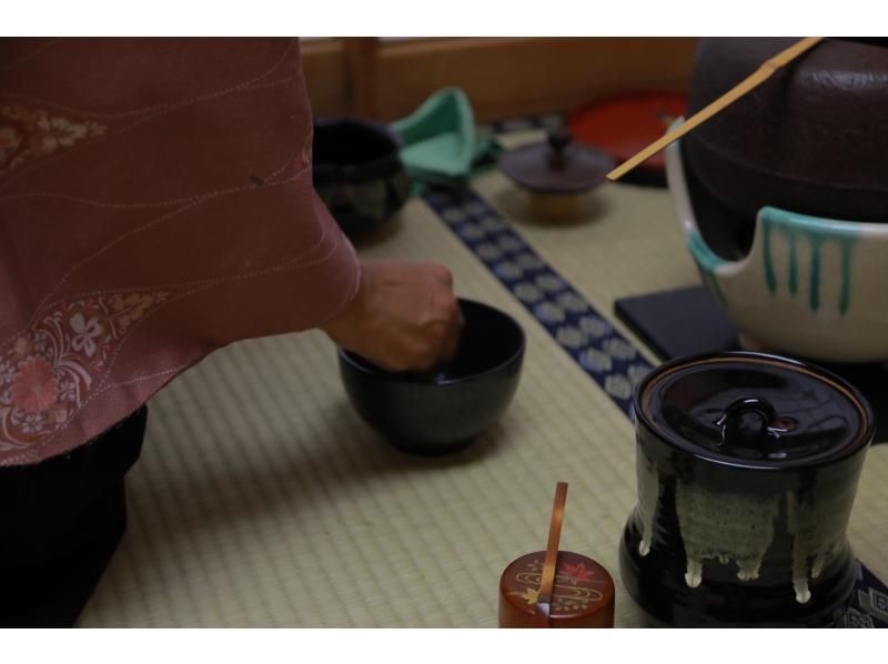 Learn Zen in a class of making Japanese sweets and Tea ceremony kimonoの紹介画像