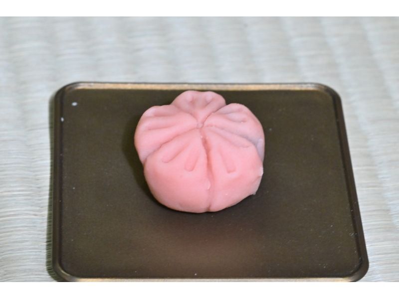 Learn Zen in a class of making Japanese sweets and Tea ceremony kimonoの紹介画像