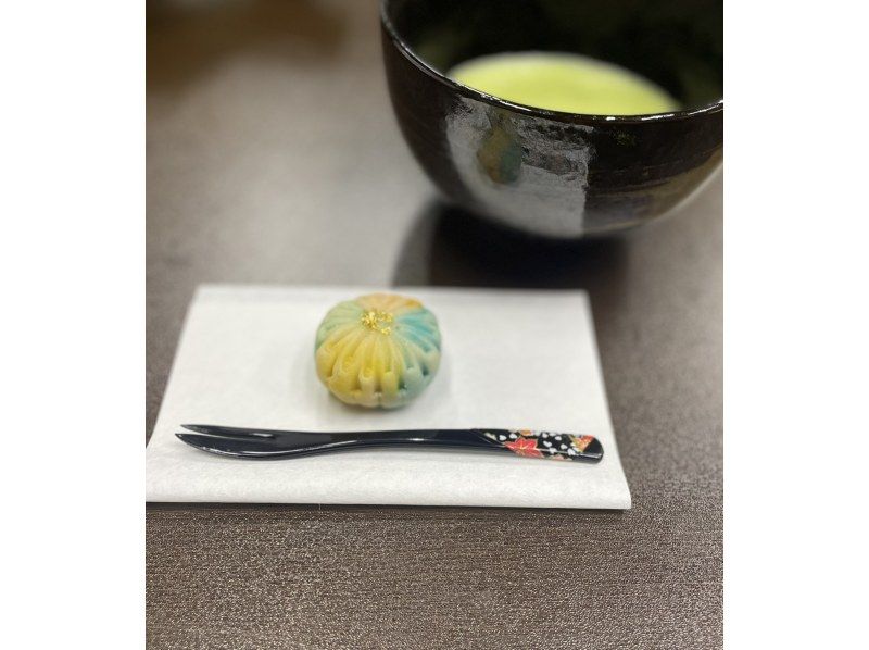 Learn Zen in a class of making Japanese sweets and Tea ceremony kimonoの紹介画像