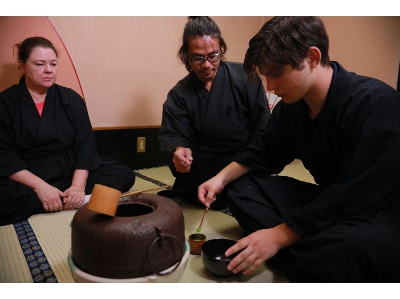 Learn Zen in a class of making Japanese sweets and Tea ceremony kimonoの紹介画像