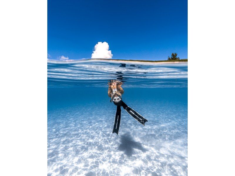 [Miyakojima] Private tour for one group! Skin diving <Photo course / 2.5 hours> ★Professional photographer selection + photo editing fee includedの紹介画像