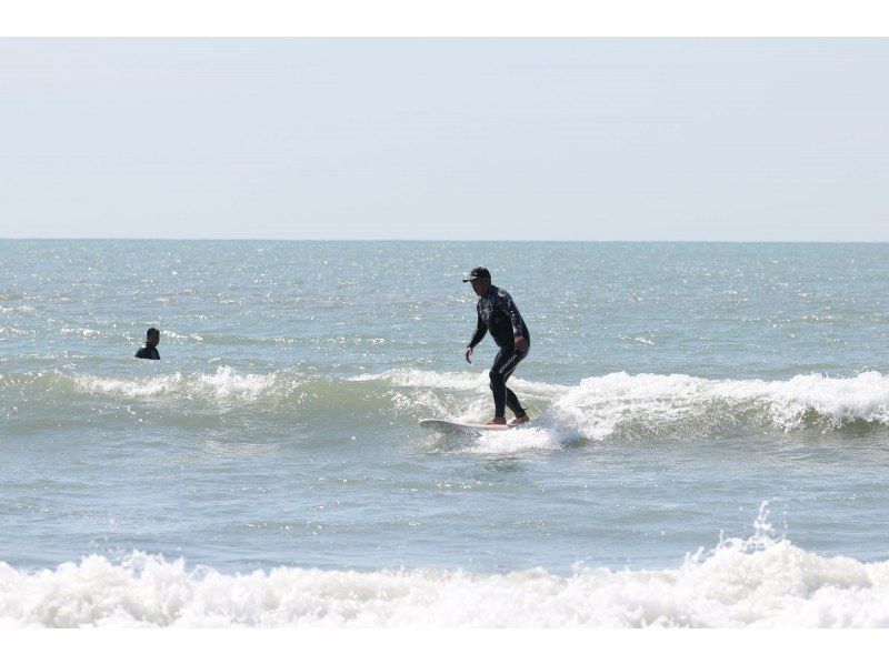 [Hokkaido, Hama-atsuma] Travelers are also welcome! Surfing experience lesson with transportation, insurance and rental! <Hama-atsuma Beach>の紹介画像