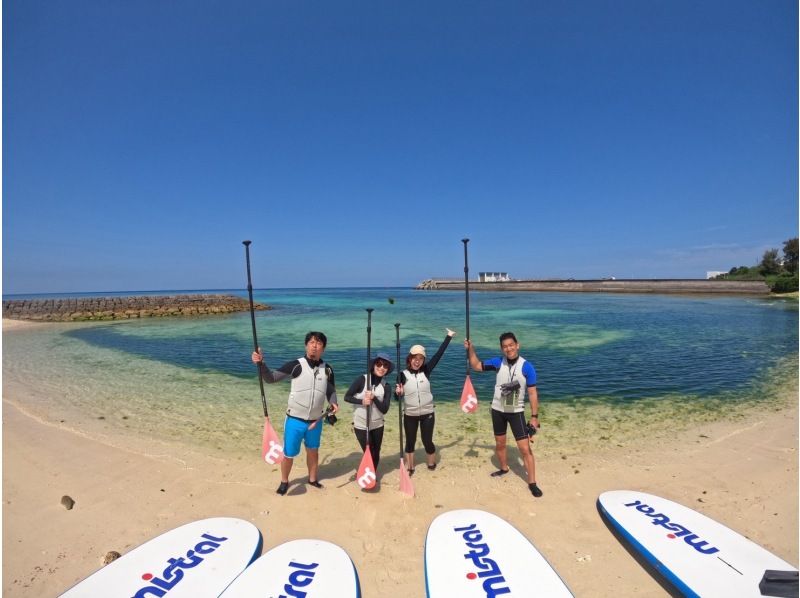 [Okinawa, Yomitan Village] Beginners welcome! One group fully reserved, free photos! Secret Beach SUP & Snorkeling Tour! Make the best memories in the beautiful sea of the west coast ♪の紹介画像