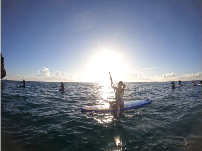 [Okinawa, Uruma City] Beginners welcome! Private tour for one group! Sunrise SUP tour! Make the best memories at the remote beach on the east coast♪の紹介画像