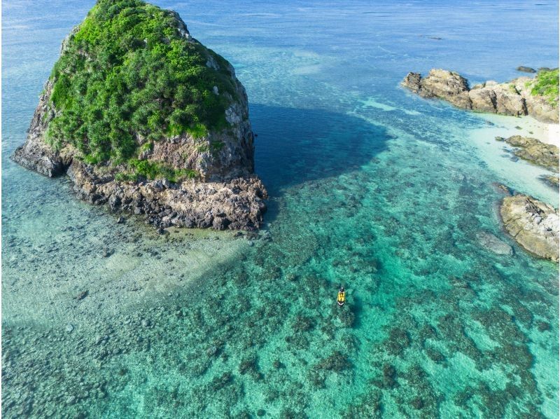 [Ishigaki Island / Private tour for 1 group] Hidden beach SUP & jungle exploration tour! Free 5.4K drone & high quality SLR photography included! Guided by a professional island photographer!の紹介画像