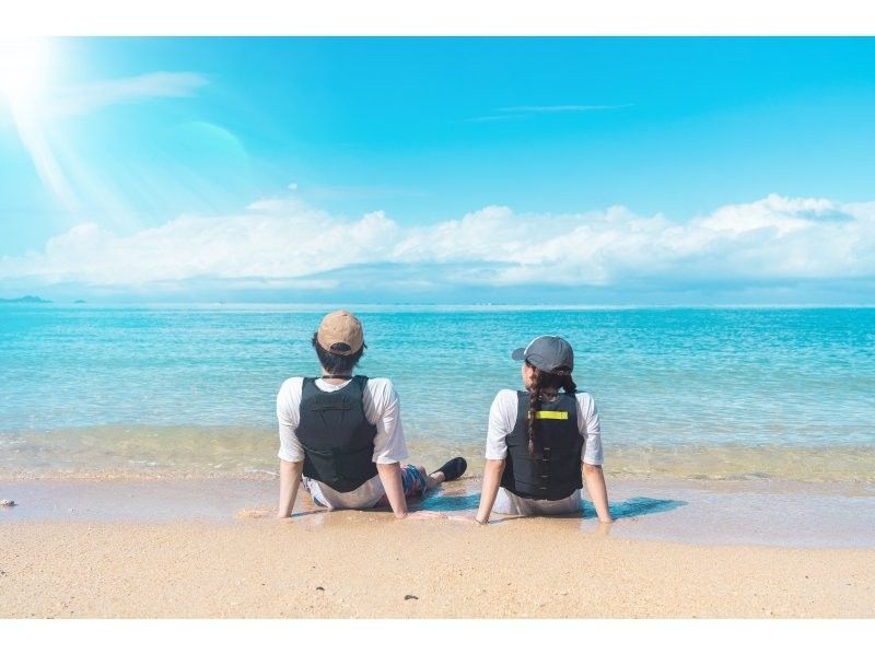 [Ishigaki Island / Private tour for 1 group] Hidden beach SUP & jungle exploration tour! Free 5.4K drone & high quality SLR photography included! Guided by a professional island photographer!の紹介画像