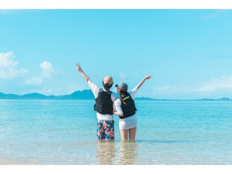 [Ishigaki Island / Private tour for 1 group] Hidden beach SUP & jungle exploration tour! Free 5.4K drone & high quality SLR photography included! Guided by a professional island photographer!の紹介画像