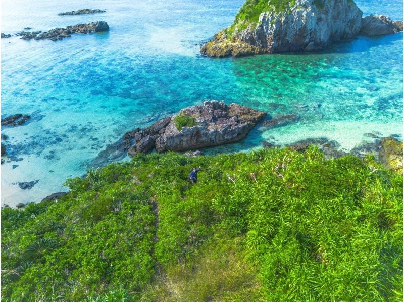 [Ishigaki Island / Private tour for 1 group] Hidden beach SUP & jungle exploration tour! Free 5.4K drone & high quality SLR photography included! Guided by a professional island photographer!の紹介画像