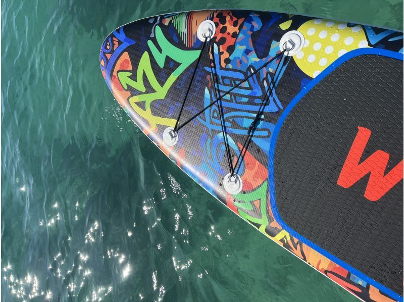 【宮古島・1組限定完全貸切・他者無し・少人数制！】ドローン撮影付き？カラフルSUP体験ツアー！⭐️元USJダンサーイケメンガイドが担当⭐️の紹介画像