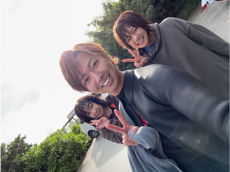 【宮古島・1組限定完全貸切・他者無し・少人数制！】ドローン撮影付き？カラフルSUP体験ツアー！⭐️元USJダンサーイケメンガイドが担当⭐️の紹介画像