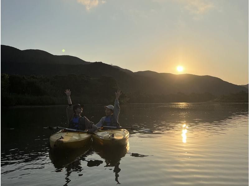 【奄美大島 / 1組様限定貸切案内】黄昏サンセットマングローブカヌーツアーの紹介画像