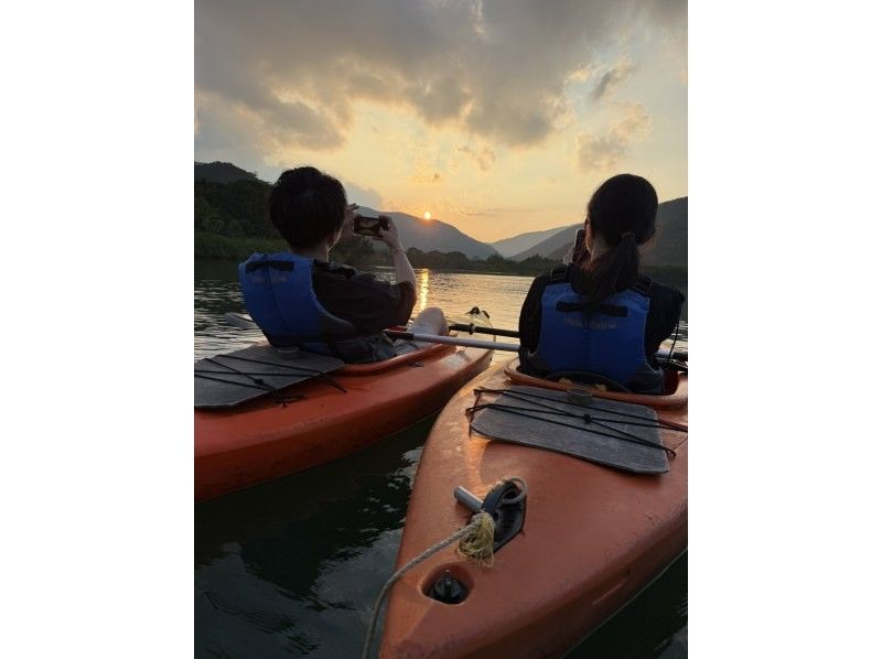 【奄美大島 / 1組様限定貸切案内】黄昏サンセットマングローブカヌーツアーの紹介画像