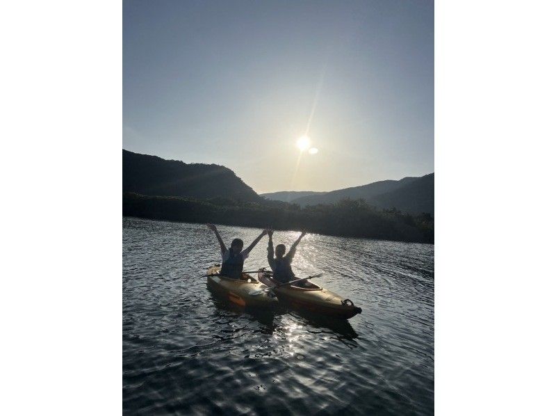 【奄美大島 / 1組様限定貸切案内】黄昏サンセットマングローブカヌーツアーの紹介画像