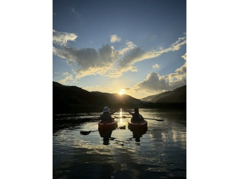 【奄美大島 / 1組様限定貸切案内】黄昏サンセットマングローブカヌーツアーの紹介画像